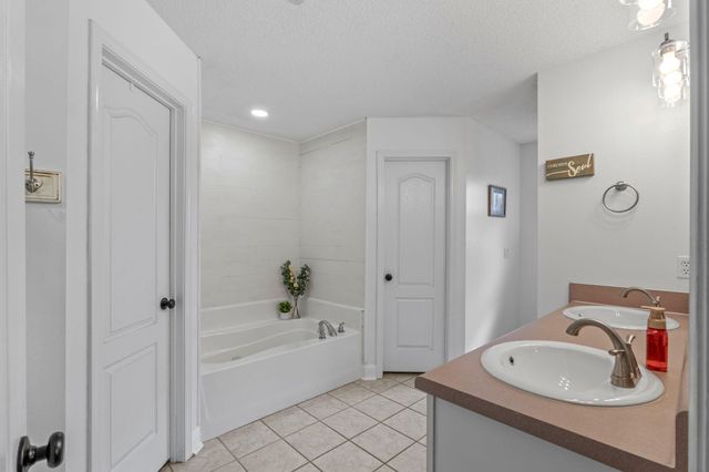 2381 Tumbleweed Drive, Navarre, FL 32566