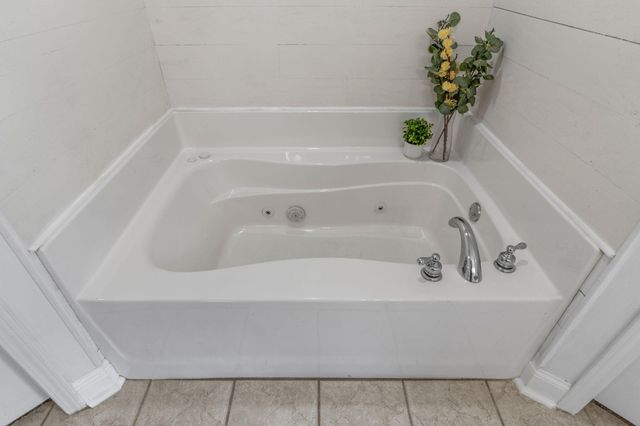 2381 Tumbleweed Drive, Navarre, FL 32566