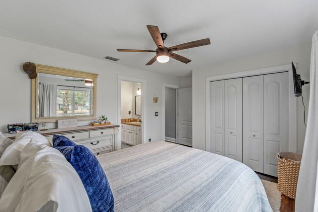 2381 Tumbleweed Drive, Navarre, FL 32566