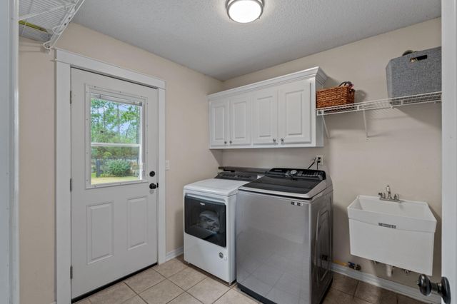 2381 Tumbleweed Drive, Navarre, FL 32566