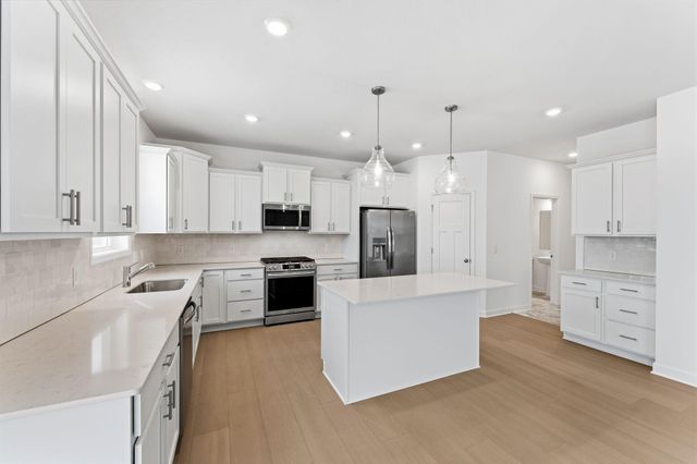 20300 Geneva Trail, Lakeville, MN 55044