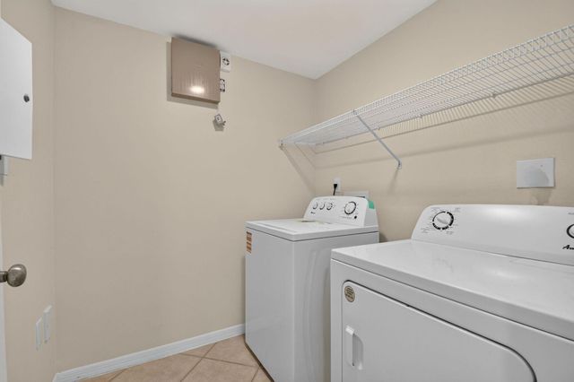 6370 EMERALD DUNES Drive 203, West Palm Beach, FL 33411