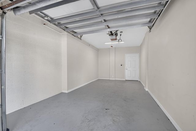 6370 EMERALD DUNES Drive 203, West Palm Beach, FL 33411