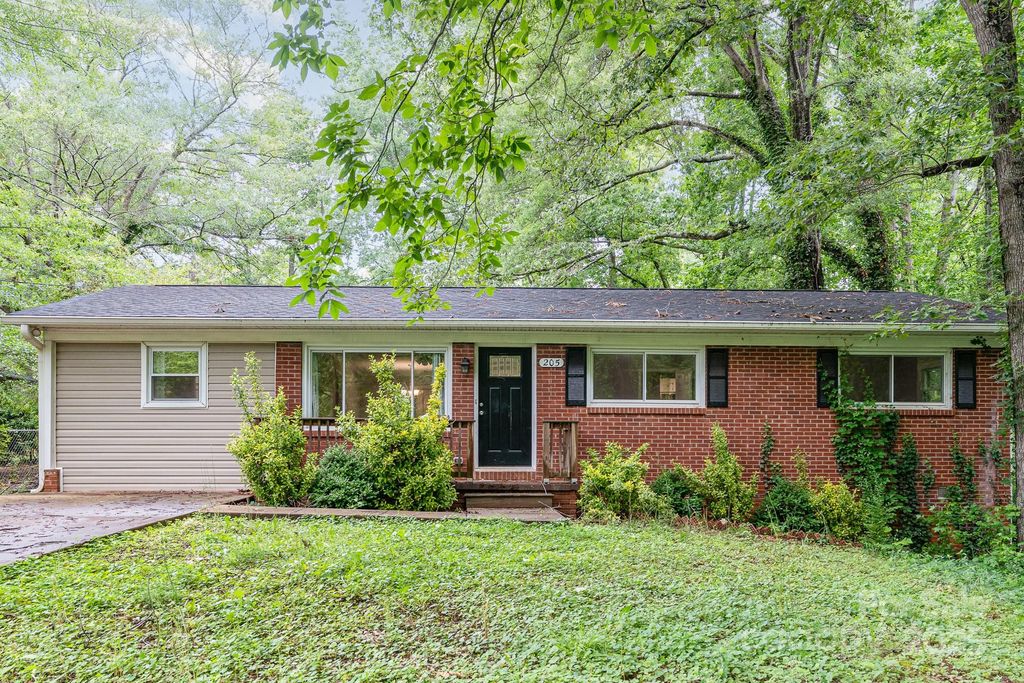205 E Cleveland Avenue, Bessemer City, NC 28016
