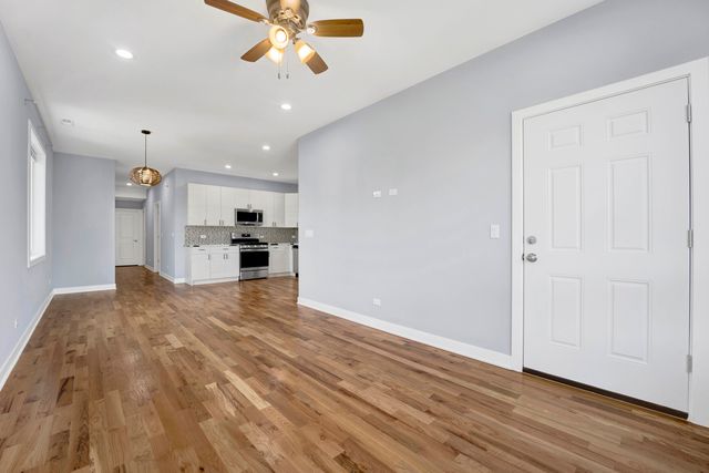 5843 W Corcoran Place, Chicago, IL 60644