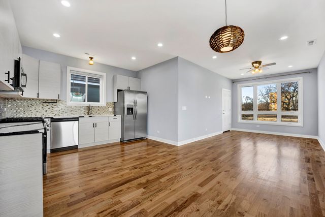 5843 W Corcoran Place, Chicago, IL 60644