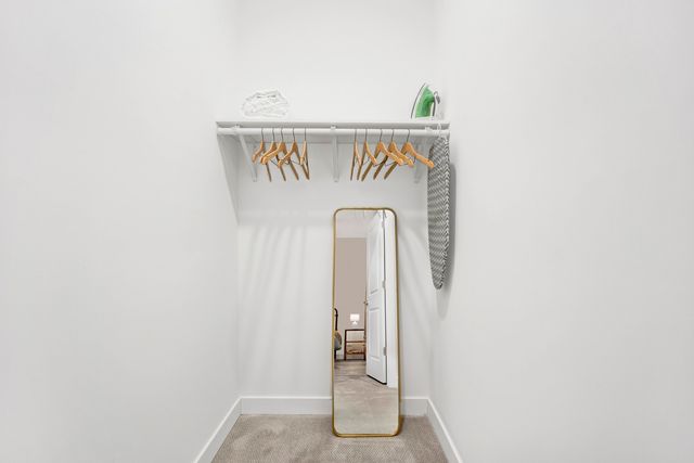 5843 W Corcoran Place, Chicago, IL 60644