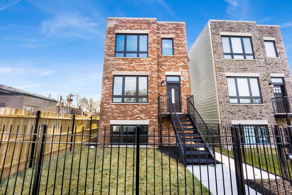 5843 W Corcoran Place, Chicago, IL 60644