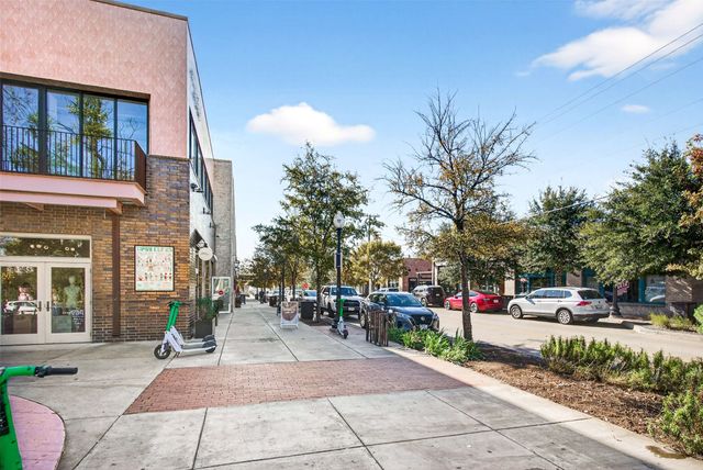 435 W 9th Street E, F, G, Dallas, TX 75208