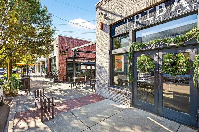 435 W 9th Street E, F, G, Dallas, TX 75208