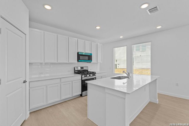 5906 CONSIDER TRL, Von Ormy, TX 78073