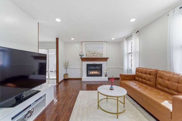 38 Groton Rd, Westford, MA 01886