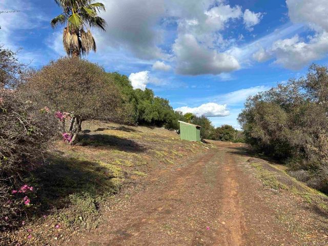 6960 W Lilac Rd, Bonsall, CA 92003