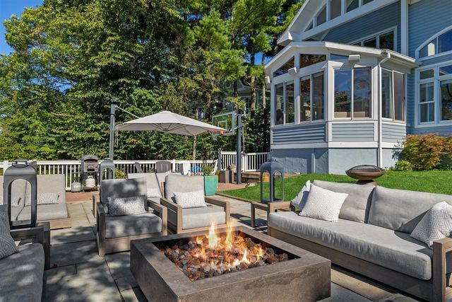 3987 Lake Shore Drive, New Buffalo, MI 49117