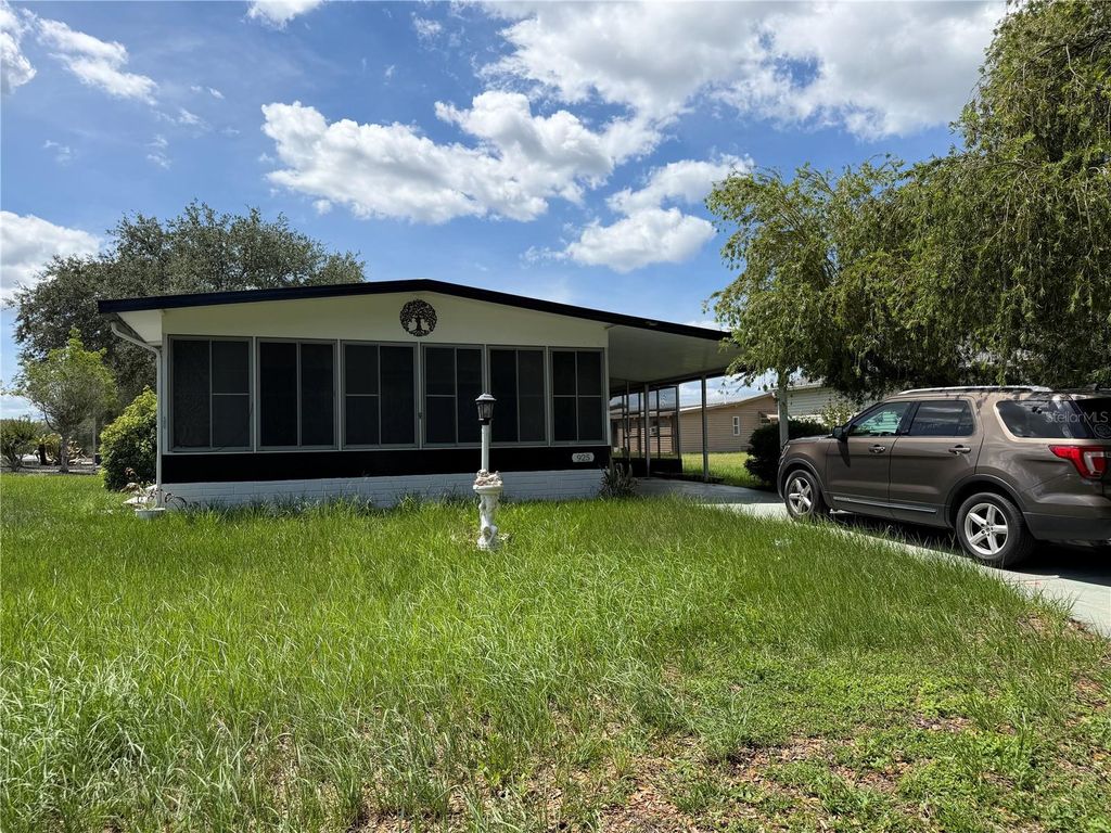 925 BEECHWOOD AVENUE, The Villages, FL 32159