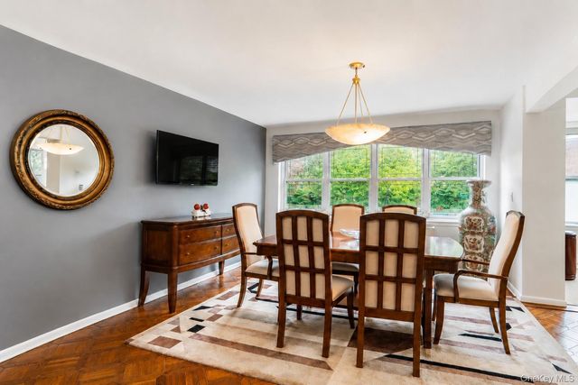 180 S Middle Neck Road 1N, Great Neck, NY 11021