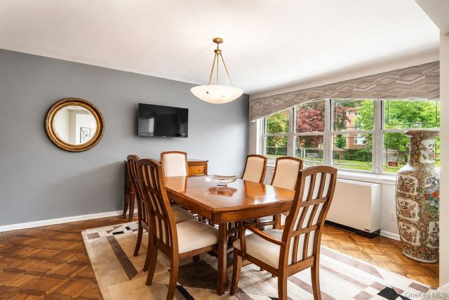 180 S Middle Neck Road 1N, Great Neck, NY 11021