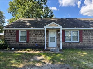 910 Michael DR, Chesapeake, VA 23323