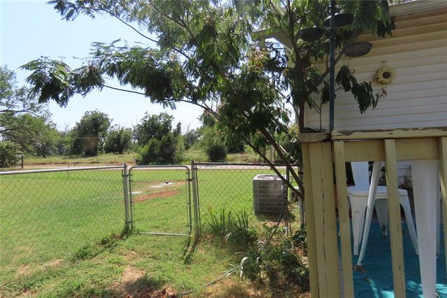 624 S Hazel Street, Guthrie, OK 73044