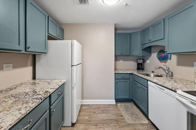 1625 Bulevar Mayor Street, K8, Pensacola Beach, FL 32561