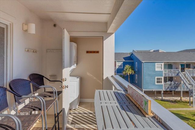 1625 Bulevar Mayor Street, K8, Pensacola Beach, FL 32561