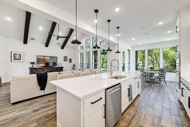 134 Staked Plains LN, Dripping Springs, TX 78620