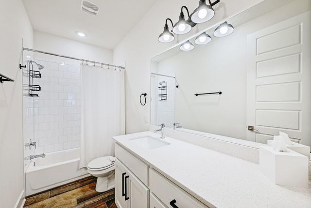 134 Staked Plains LN, Dripping Springs, TX 78620