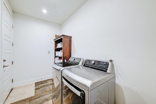 134 Staked Plains LN, Dripping Springs, TX 78620