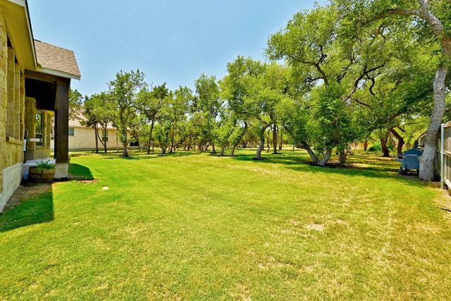 134 Staked Plains LN, Dripping Springs, TX 78620