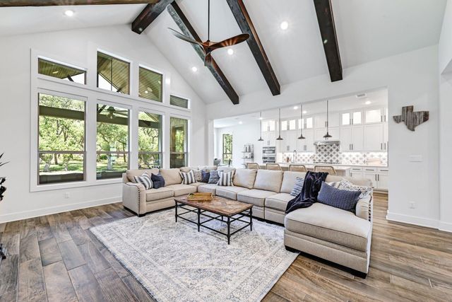 134 Staked Plains LN, Dripping Springs, TX 78620