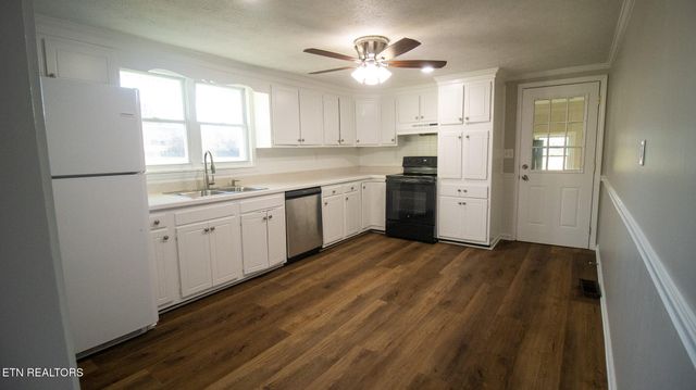 2687 W Old AJ Hwy, Strawberry Plains, TN 37871