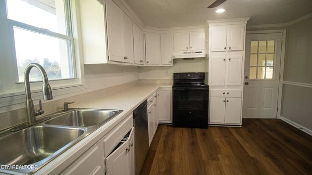 2687 W Old AJ Hwy, Strawberry Plains, TN 37871