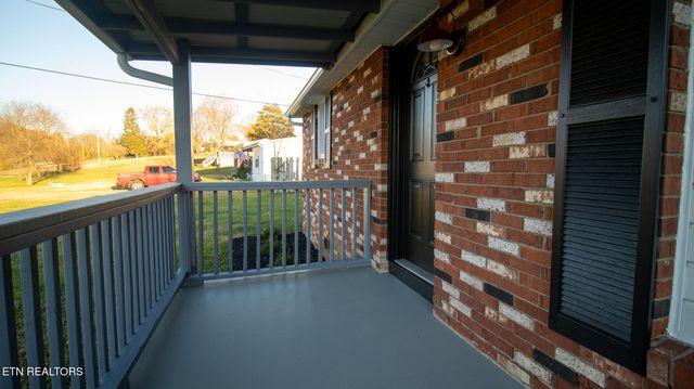 2687 W Old AJ Hwy, Strawberry Plains, TN 37871