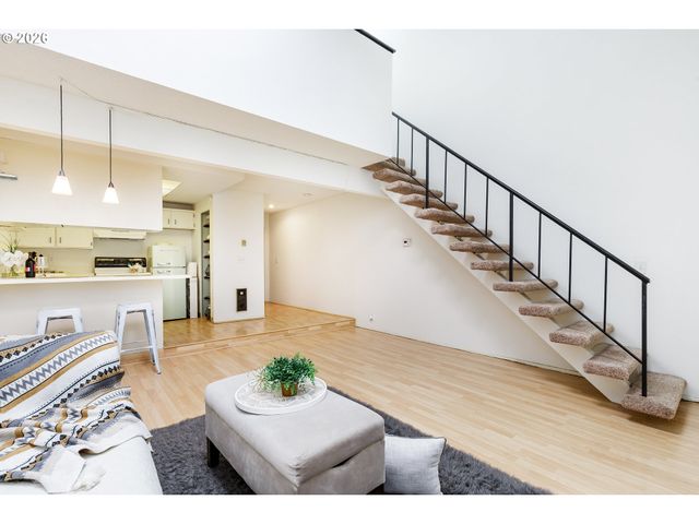 4628 Sw COMUS Pl, Portland, OR 97219