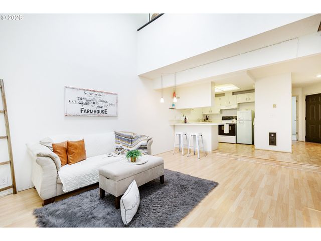 4628 Sw COMUS Pl, Portland, OR 97219