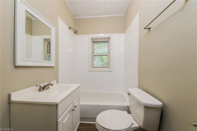 1901 N Dunleith Avenue, Winston-salem, NC 27105