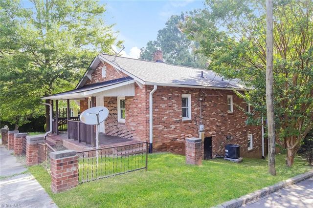 1901 N Dunleith Avenue, Winston-salem, NC 27105