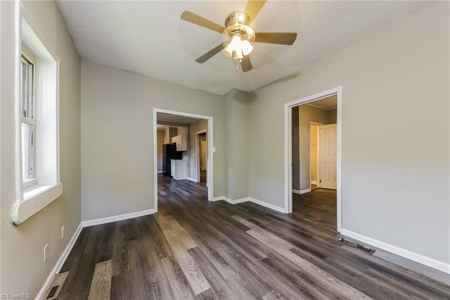1901 N Dunleith Avenue, Winston-salem, NC 27105