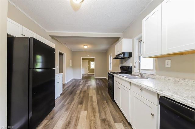 1901 N Dunleith Avenue, Winston-salem, NC 27105