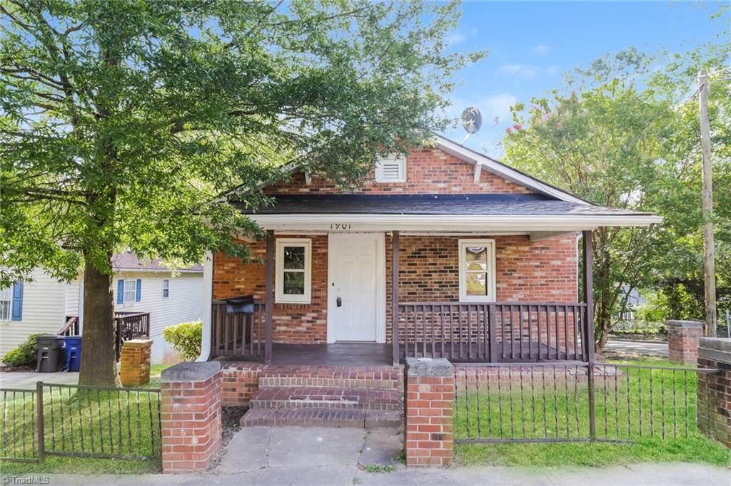 1901 N Dunleith Avenue, Winston-salem, NC 27105