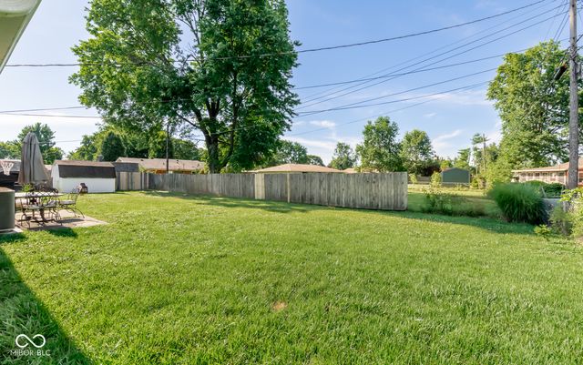 5205 Yellowwood Drive, Columbus, IN 47203
