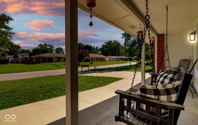5205 Yellowwood Drive, Columbus, IN 47203