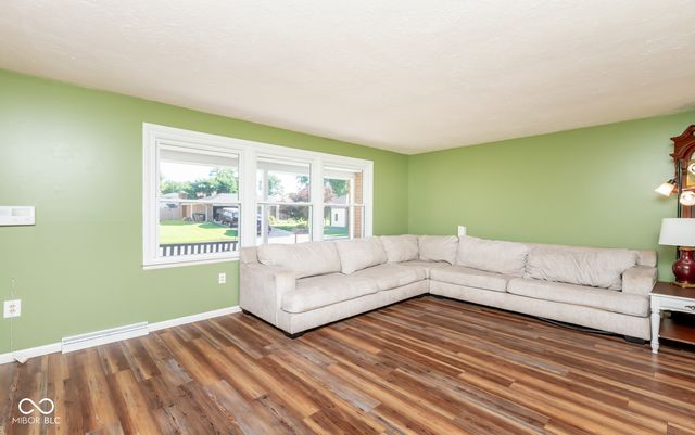 5205 Yellowwood Drive, Columbus, IN 47203