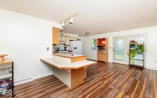 5205 Yellowwood Drive, Columbus, IN 47203
