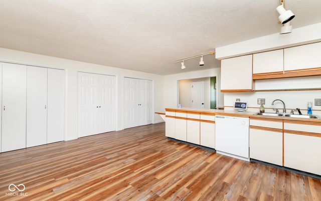 5205 Yellowwood Drive, Columbus, IN 47203