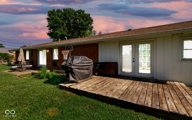 5205 Yellowwood Drive, Columbus, IN 47203