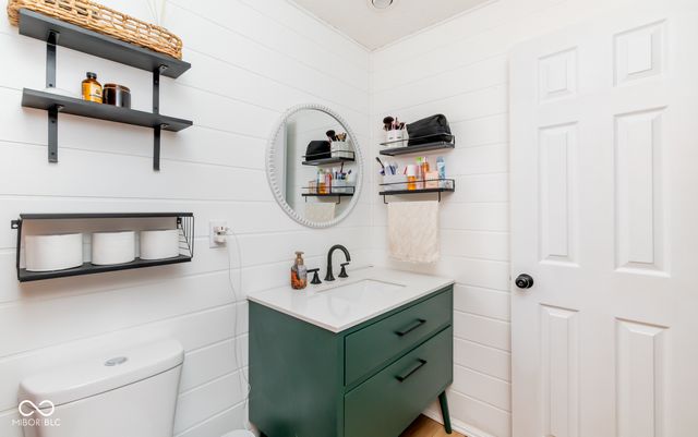 5205 Yellowwood Drive, Columbus, IN 47203
