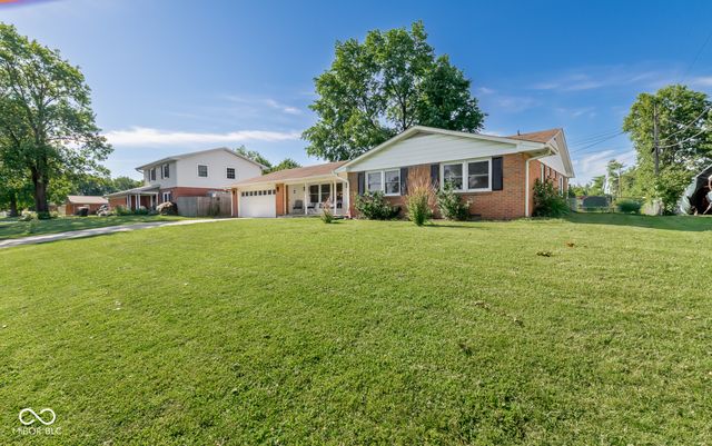 5205 Yellowwood Drive, Columbus, IN 47203