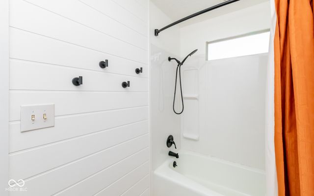 5205 Yellowwood Drive, Columbus, IN 47203