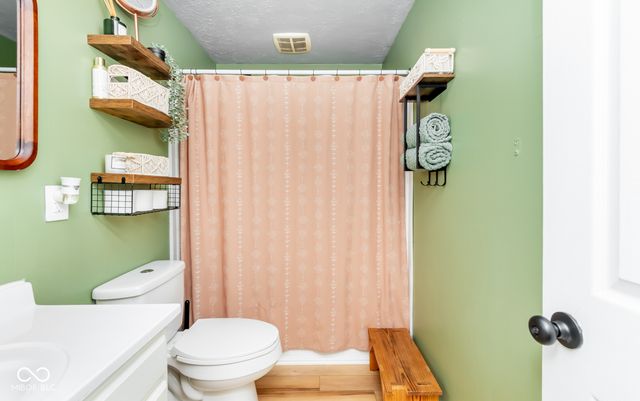 5205 Yellowwood Drive, Columbus, IN 47203